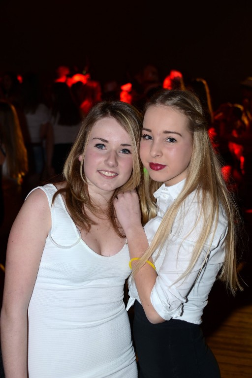 ../Images/Jeugddisco White Edition 109.jpg